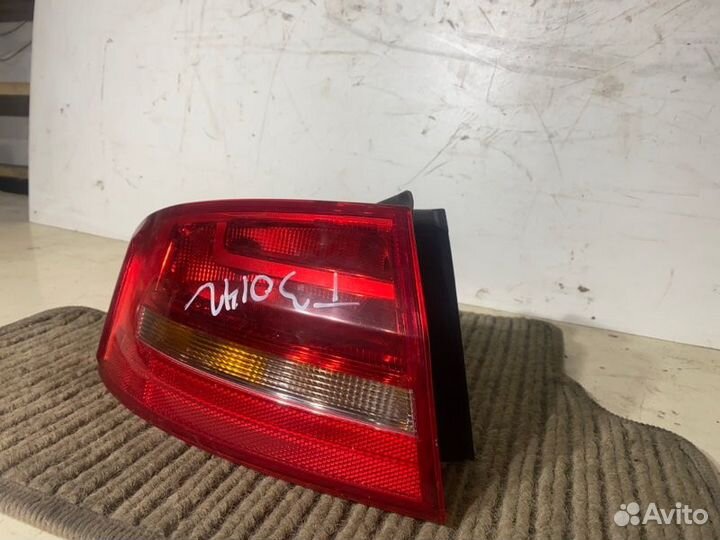 Фонарь задний наружный левый Audi A4 B8