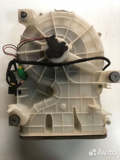 Мотор (моторчик) вентилятора печки Peugeot Partner