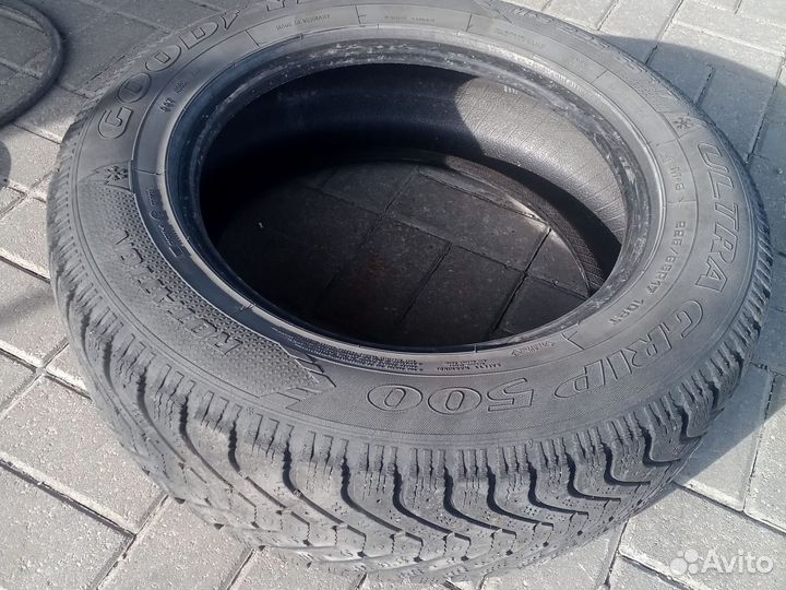 Goodyear UltraGrip 500 225/65 R17