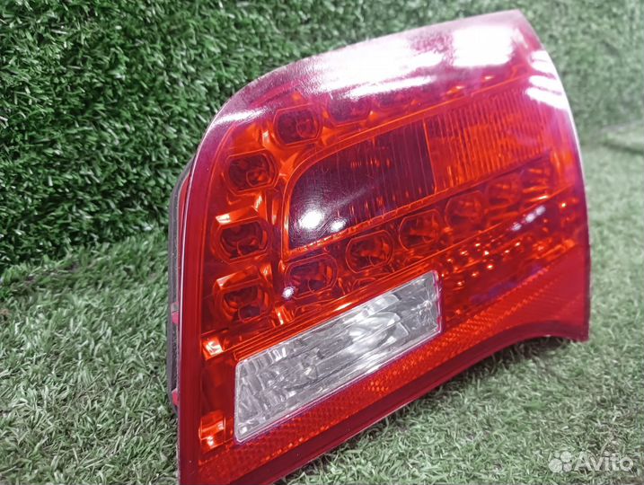 Фонарь задний правый в крышку универсал VAG Audi A