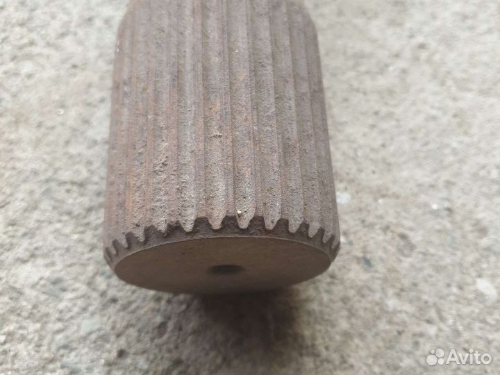 Полуось ман