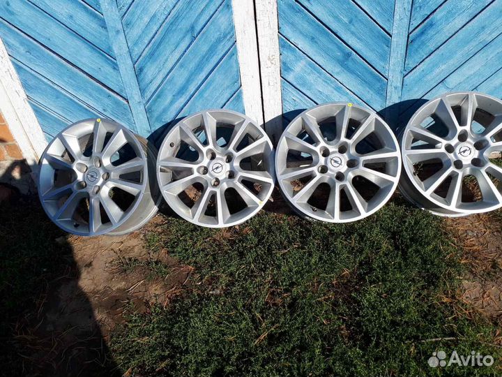 Оригинальные литые диски R17 на Opel