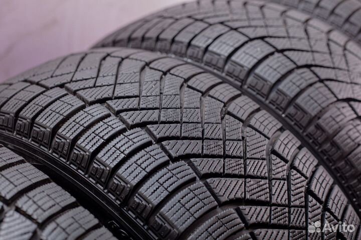 Pirelli Ice Zero FR 235/60 R18 107R