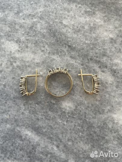 Золотые сережки с бриллиантами