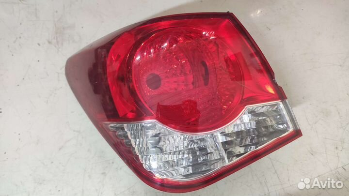 Фары задние Chevrolet Cruze седан 2011 год