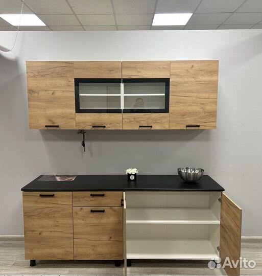 Готовая кухня 2 метра со столешницей в наличии