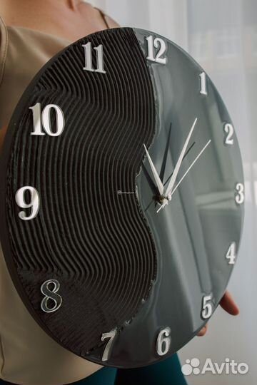 Часы настенные из эпоксидной смолы