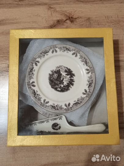 Набор десертных тарелка