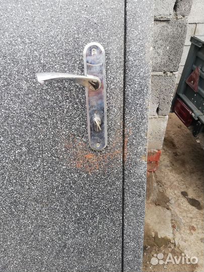 Дверь входная металлическая левая бу