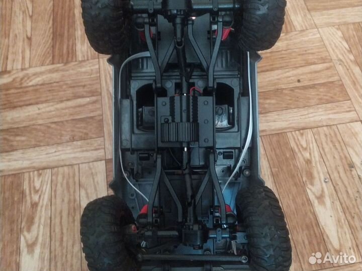 Модель Lend Rover на радиоуправлении