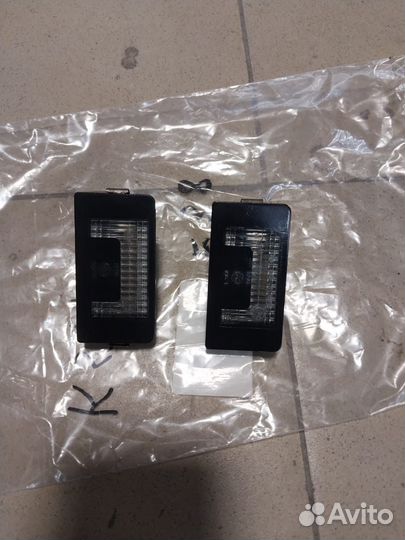 Плафон подсветки номера BMW E38