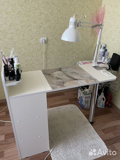 Маникюрный стол складной