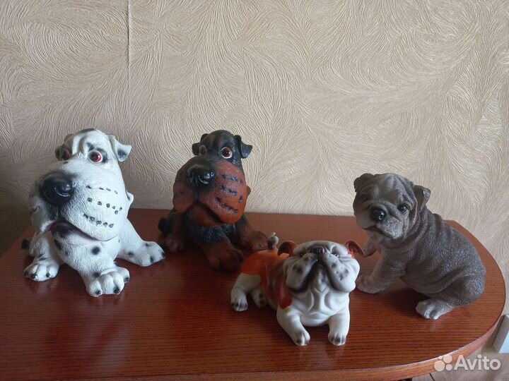 Фигурки разных пород собак