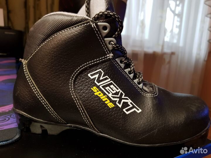 Лыжные ботинки