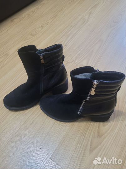 Сапожки женские