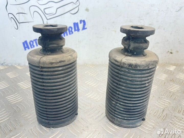 Пружины передние Toyota Corolla ZRE151L 1zrfe 2006