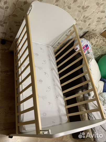 Детская кроватка