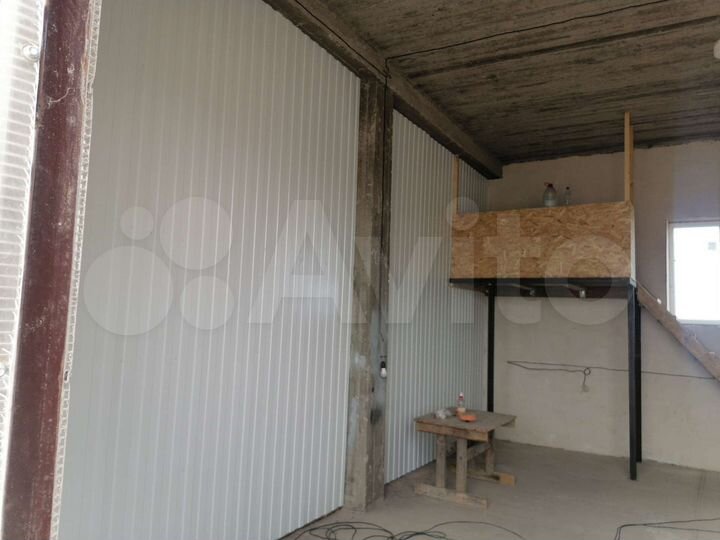 Гараж, > 30 м²