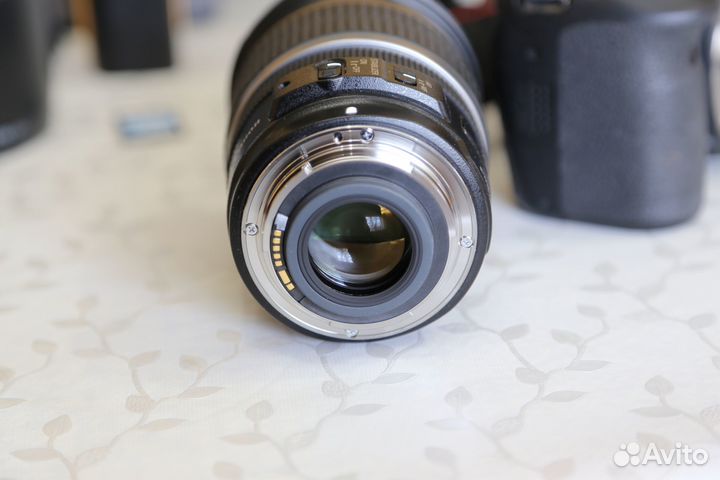 Зеркальный фотоаппарат canon 90D