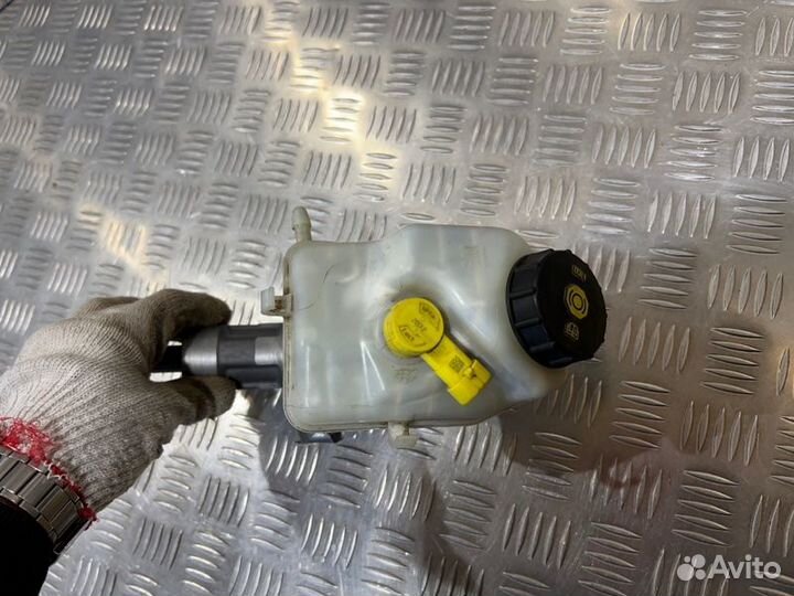 Главный тормозной цилиндр Chevrolet Cruze седан