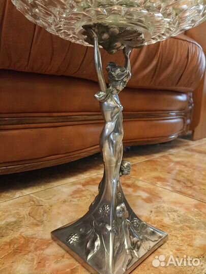 Старинная ваза