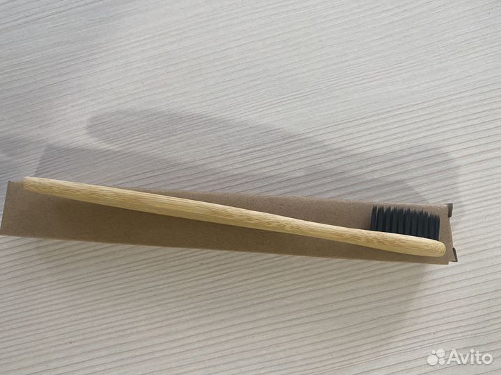 Бамбуковая натуральная зубная щетка черная