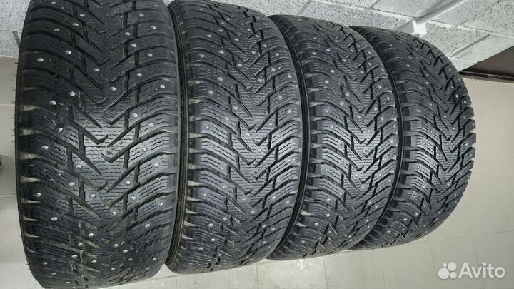 Nokian Tyres Hakkapeliitta 8 SUV 255/45 R20