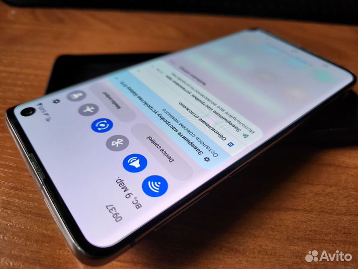 Samsung Galaxy S10, 8/128 ГБ