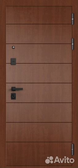 Дверь в квартиру с зеркалом