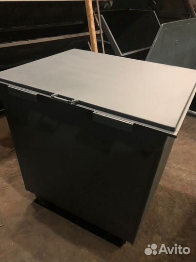 Мусорный контейнер