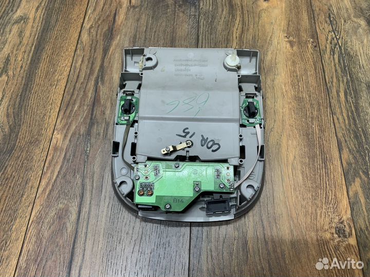 Toyota Corolla E15 Плафон салонный передний