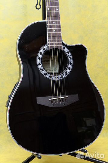 Акустические гитары Baton Rouge разные