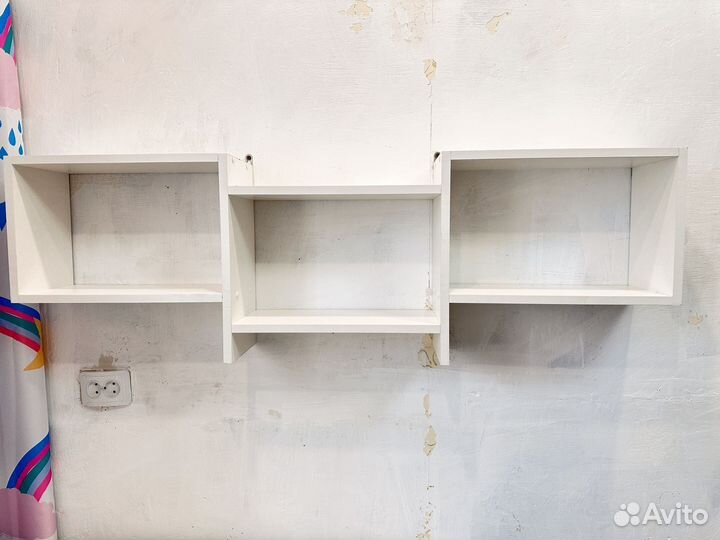 Письменный стол с полкой