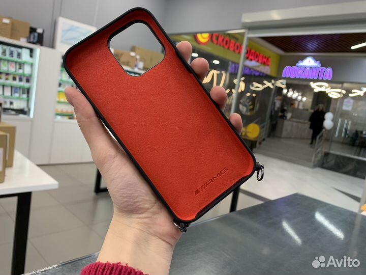 Чехол AMG с ремешком для шеи на iPhone