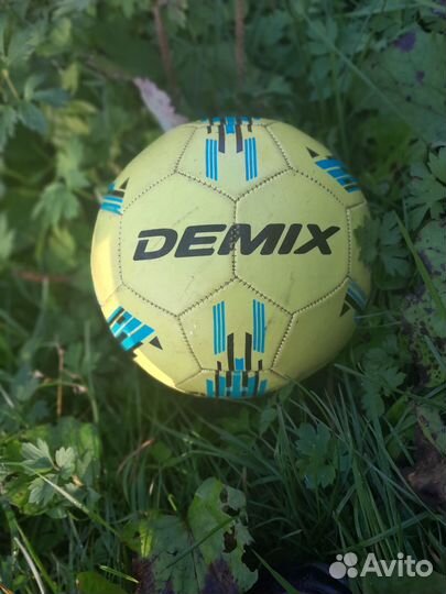 Футбольный мяч demix