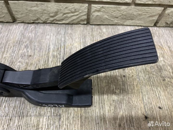 Mercedes Benz W166 M-Klasse (ML) Педаль газа