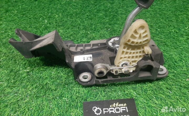 В наличии: кулиса МКПП на Ford Focus 2