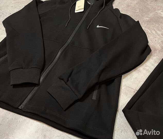 Спортивные костюмы Nike