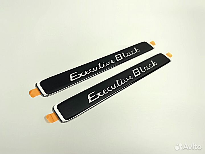 Эмблема Executive Black