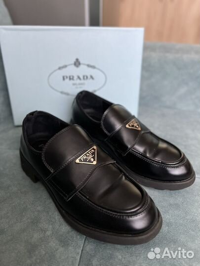 Лоферы женские Prada