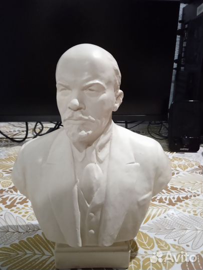 Бюст Ленина
