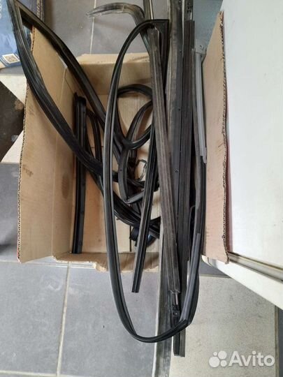 Ниссан х треил. Стекла боковые правые