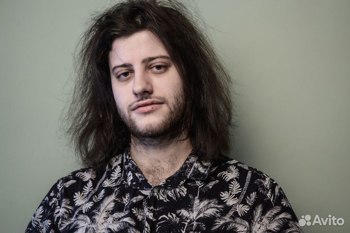 Администратор, исполнительный продюсер, переводчик