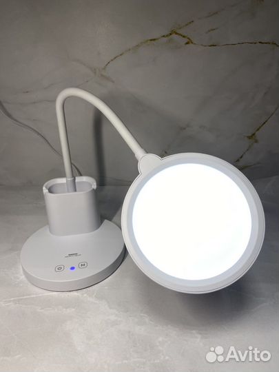 Лампа настольная яркая новая гарантия