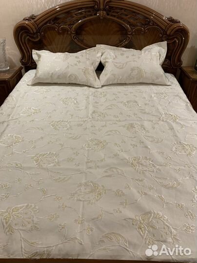 Покрывало на кровать новое