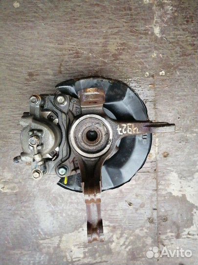 Ступица передняя левая Honda Fit GD1 L13A