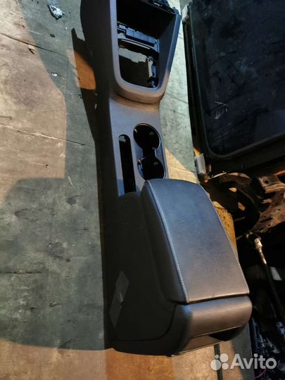 Подлокотник для VW jetta 6, чёрная кожа