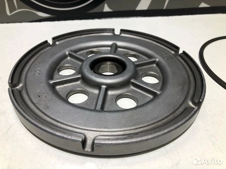 Крышка корзины сцепления Yamaha YZF-R1 2000г