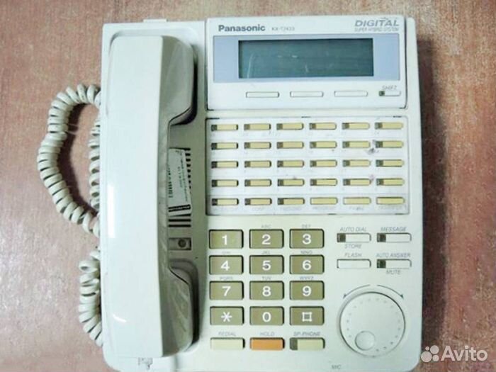 Цифровой системный телефон Panasonic KX-T7433RUW