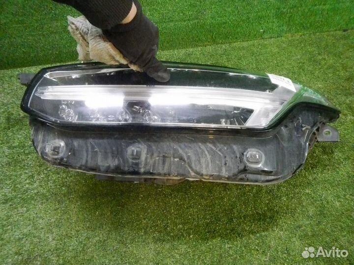 Фара левая Volvo XC90